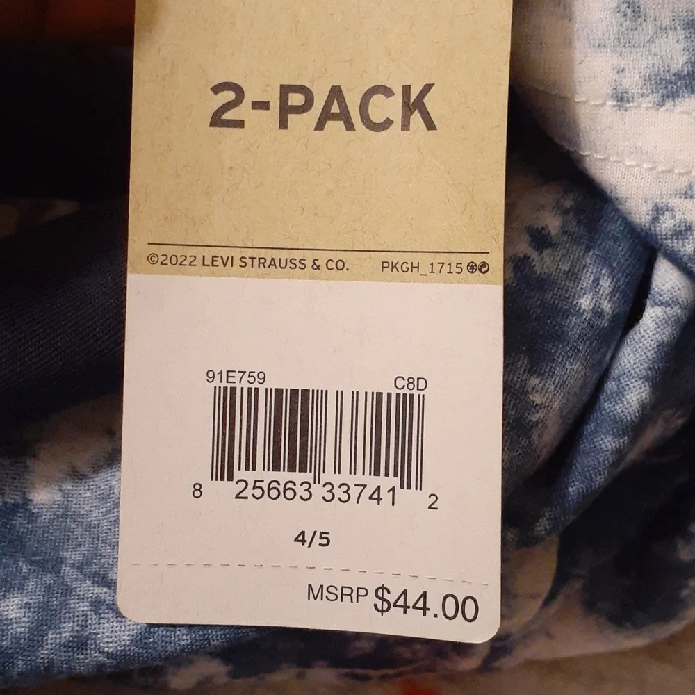 LEVI'S 2PK STRAUSS CO  SHIRTS NWT 4/5 SET Reg $44